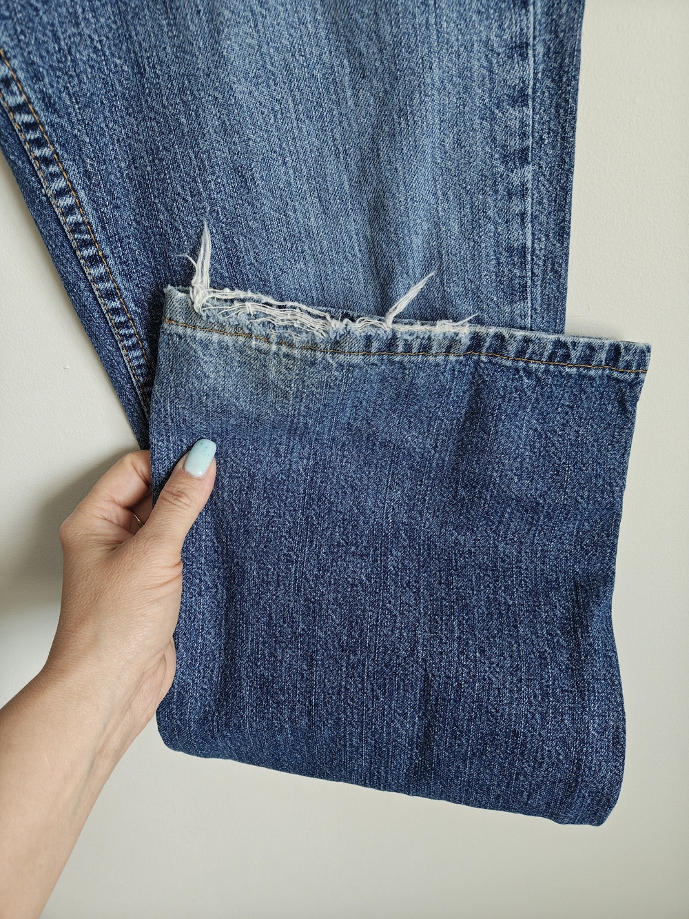 Vintage Tommy Hilfiger Jeans in  Medium Blue Wash - Picture 8 of 12